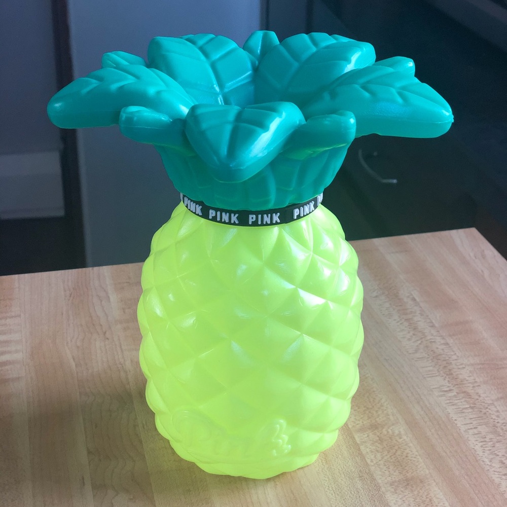 Vs Pink Pineapple Cup. NWT Missing straw